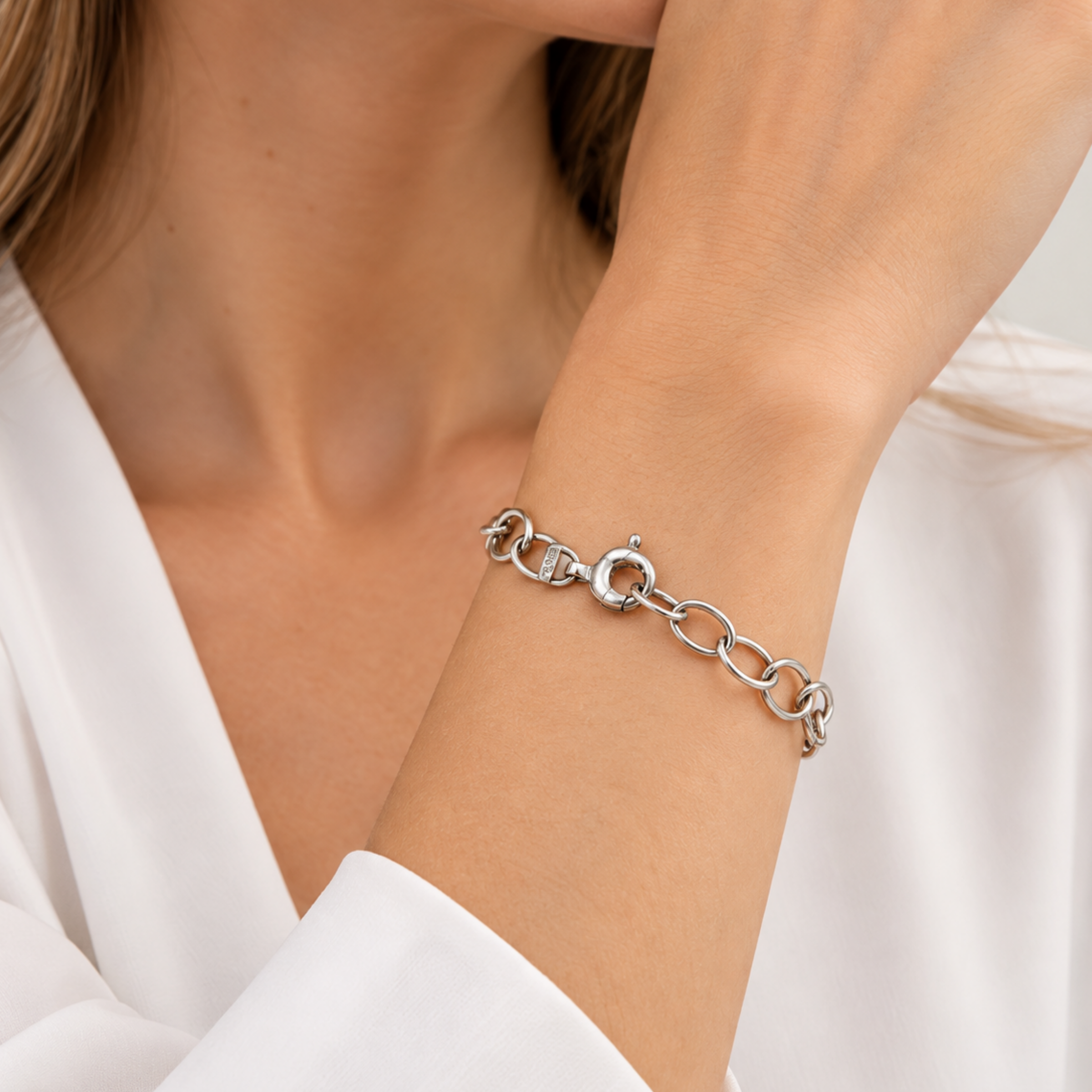 14K White Gold Oval Link Bracelet